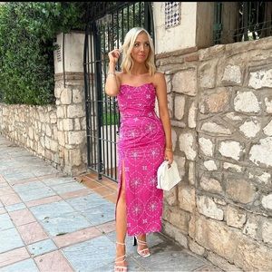 ZARA 2 PIECES CORSET TOP + EMBROIDERED EYELET SKIRT PINK - SMALL